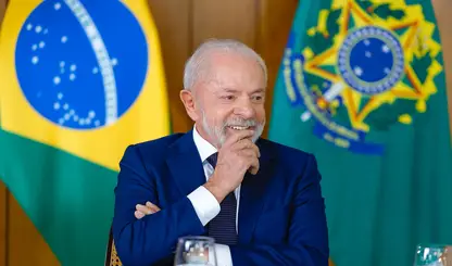 Lula anuncia envio de projeto para reduzir jornada de trabalho no Brasil
