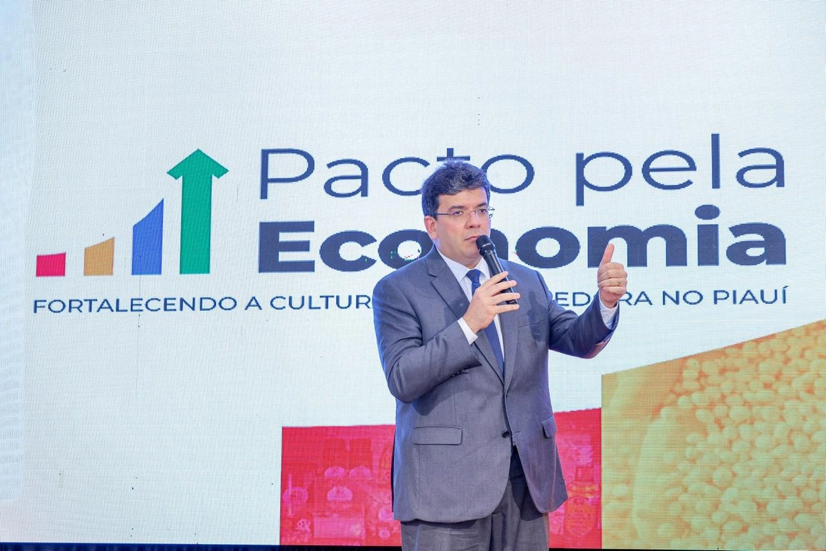 Rafael Fonteles no lançamento do Pacto pela Economia