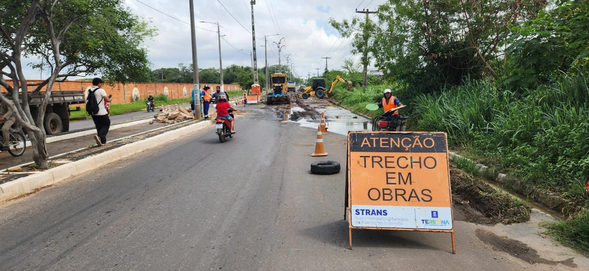 Reparo da Avenida Henry Wall zona sul de Teresina