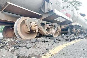 Trem descarrila e interdita Ponte Metálica entre Teresina e Timon (Foto: Gorete Santos)