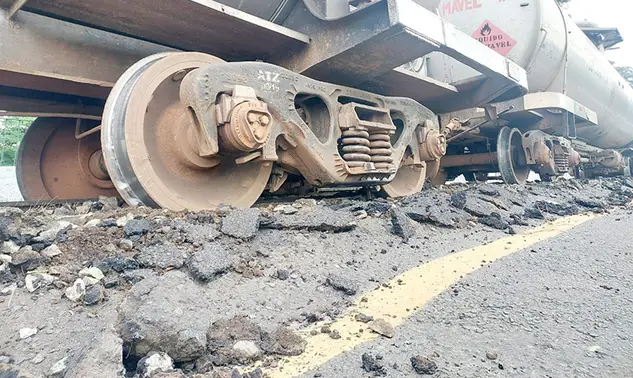 Trem descarrila e interdita Ponte Metálica entre Teresina e Timon