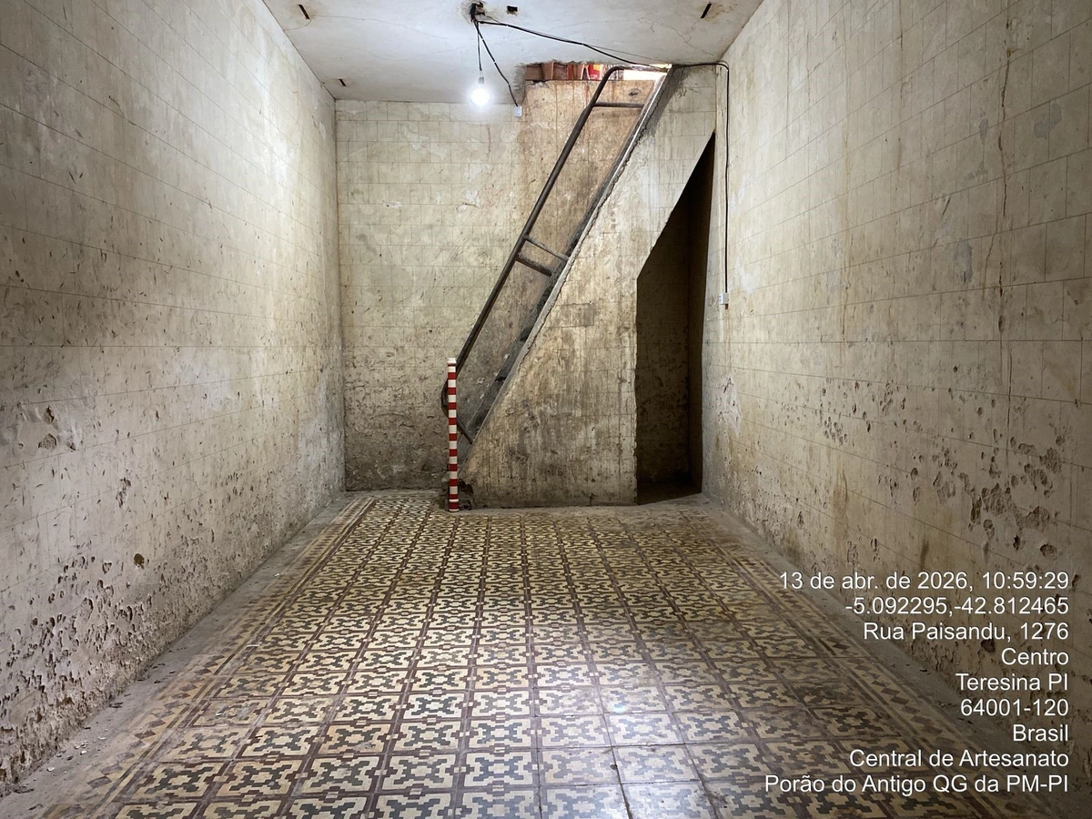 UFPI identifica evidências arqueológicas em “Porão da Ditadura” em Teresina. Uso de luminol e luz ultra violeta.