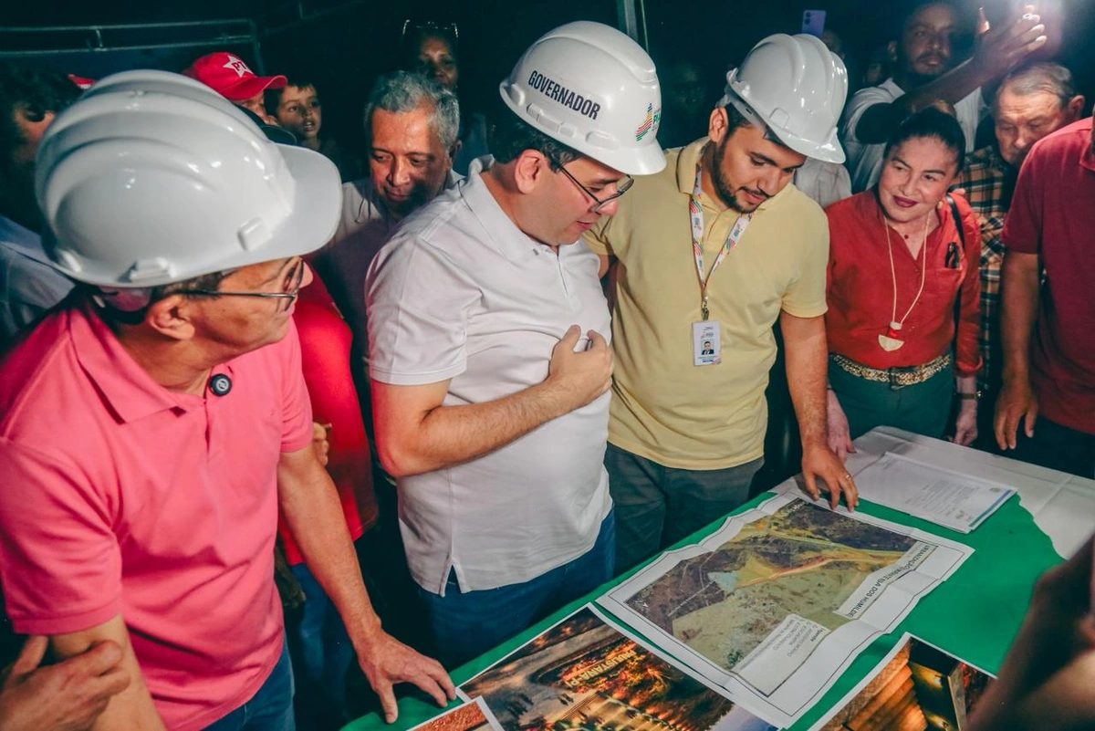 Vistoria de obra sendo executada pelo governo do estado