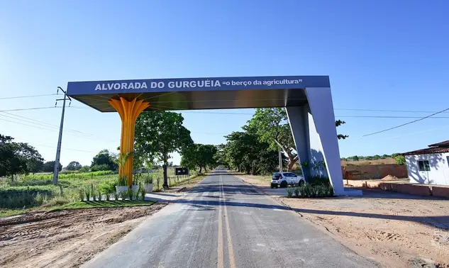 Rafael inaugura portal, ciclovia e praça em Alvorada do Gurguéia e amplia investimentos no sul do Piauí