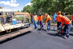 Em Beneditinos, Rafael Fonteles destaca investimento histórico em pavimentação de ruas e nova rodovia de R$ 40 milhões (Foto: Gabriel Paulino)