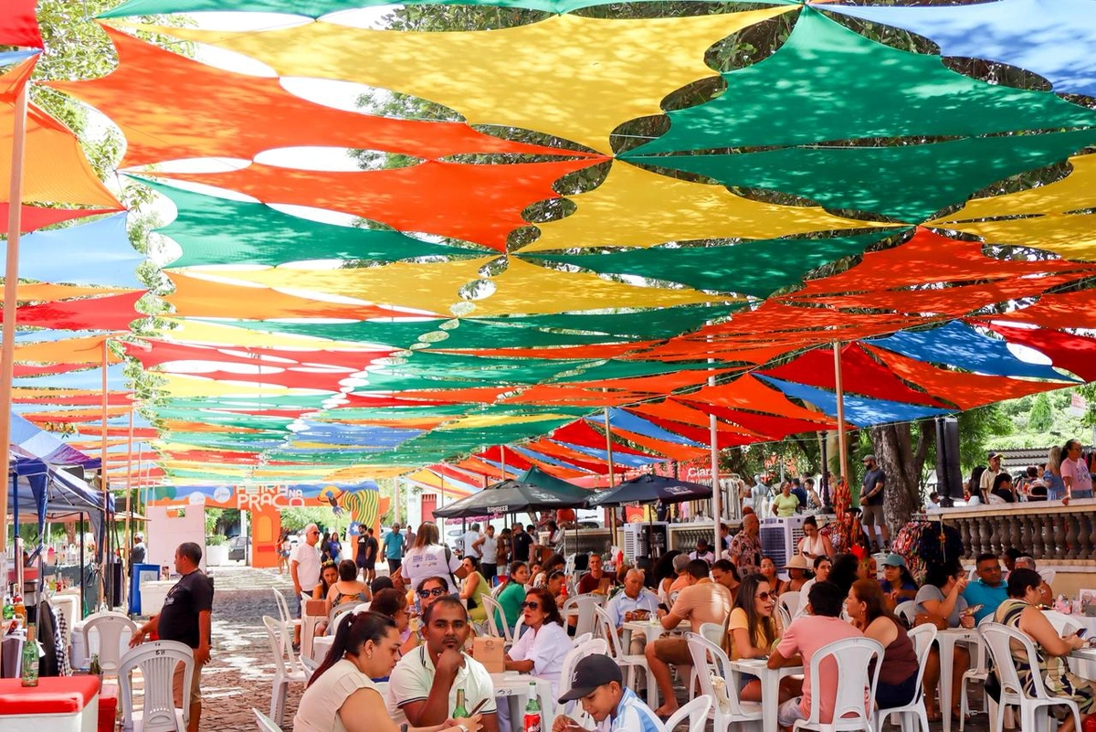 Feira na Praça Pedro II