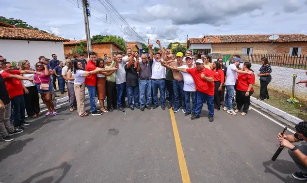 Rafael leva asfaltamento, esporte e obras hídricas a cidades do interior do Piauí