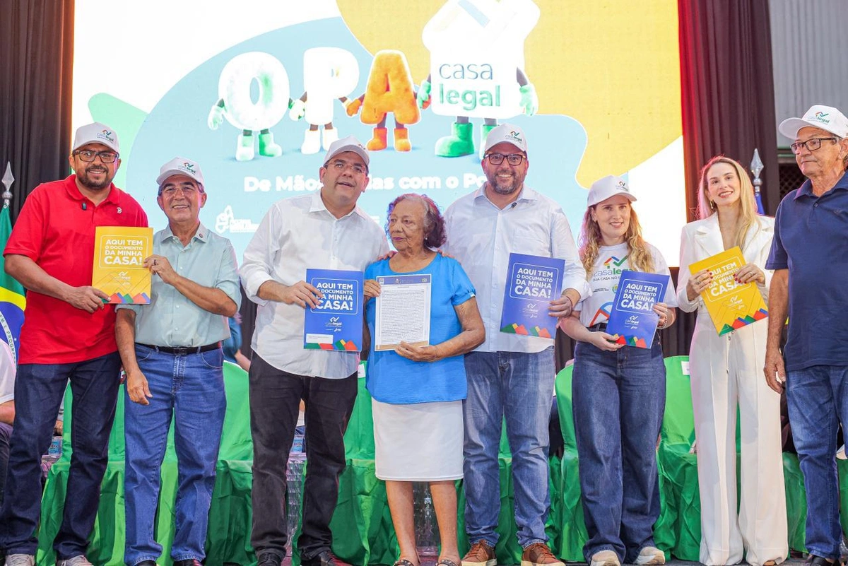 Governo do Estado entrega 346 títulos de imóveis para a zona Sudeste de Teresina, somando 13,5 mil somente para a região ( Rafael Fonteles )