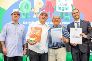 Governo do Estado entrega mais de 800 registros de imóveis e seis obras do OPA na zona norte de Teresina (Rafael Fonteles) (Foto: Gabriel Paulino)