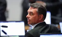 Muitos discursos, poucos resultados: Flávio chega a 2026 sem projeto próprio virar lei no Senado