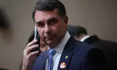 Centrão adota cautela sobre aliança com Flávio Bolsonaro após divulgação de áudios