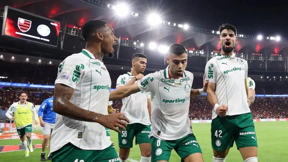 Palmeiras goleia o Flamengo
