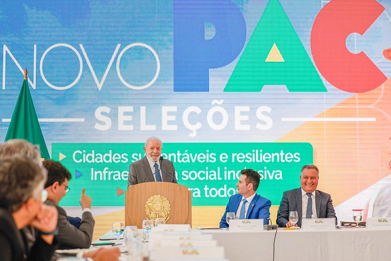 Piauí e o Novo PAC ( Lula acena para Rafael )