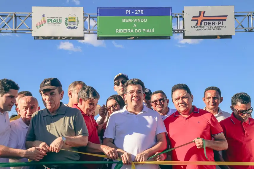 Rafael entrega obras, asfalto e saúde digital em cidades do Sul do Piauí