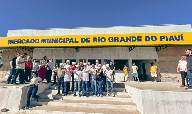 Rafael entrega obras, asfalto e saúde digital em cidades do Sul do Piauí