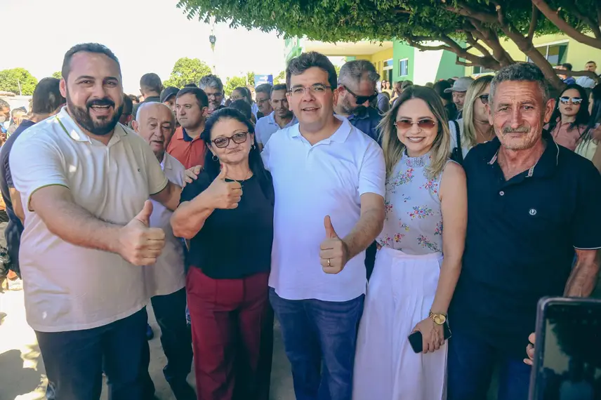 Rafael entrega obras, asfalto e saúde digital em cidades do Sul do Piauí