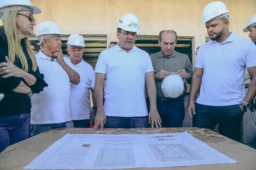 Rafael entrega obras, asfalto e saúde digital em cidades do Sul do Piauí