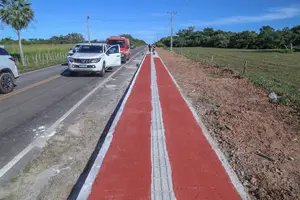 Rafael Fonteles visita construção de pista de caminhada e destaca conjunto de investimentos em Bom Princípio do Piauí (Foto: João Albert)