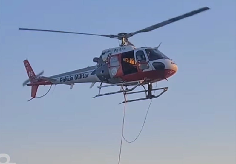 Resgate por meio de helicóptero da PM-SP