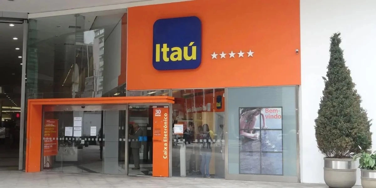 Fachada de uma das agências do banco Itaú