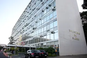 Fachada do edifício-sede do Ministério da Saúde, em Brasília (Foto: Aílton de Freitas/Agência O Globo)
