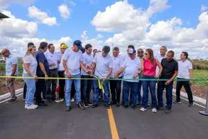 Governador inaugura asfalto em 14 ruas e beneficia mais de 250 famílias em Agricolândia (Foto: Gabriel Paulino)