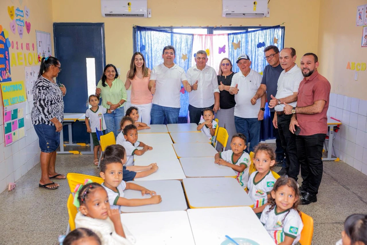 Governador inaugura asfalto em 14 ruas e beneficia mais de 250 famílias em Agricolândia