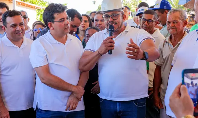 Governo realiza maior obra de asfaltamento da história de Santo Antônio dos Milagres