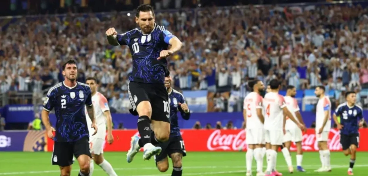 Messi marca, Argentina vence a Jordânia por 3 a 1 e fecha grupo com 100% de aproveitamento
