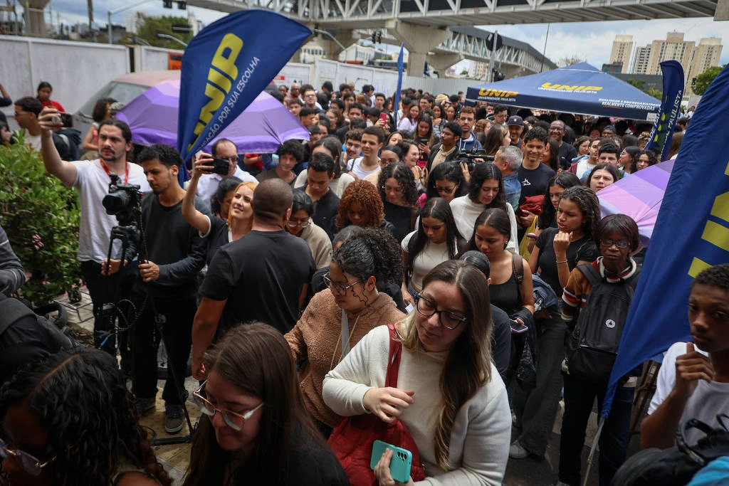 Movimentação dos candidatos no primeiro dia de provas do Enem de 2025