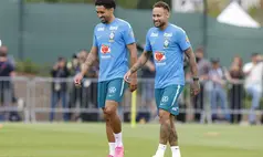 Neymar treina normalmente e Brasil intensifica preparação para duelo com a Escócia