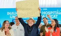 Lula reage a tarifaço e ironiza Flávio Bolsonaro após pressão dos EUA contra o Brasil