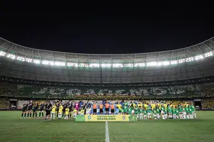 Torcida montou um mosaico para estreia do Brasil no Castelão, em Fortaleza (Foto: Créditos: Lívia Villas Boas/Staff Images/CBF)