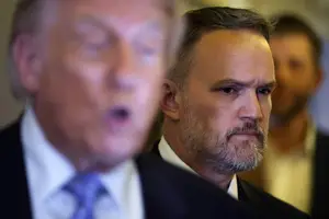 Trump e o chefe do Escritório do Representante Comercial dos EUA, Jamieson Greer (Foto: Alex Wong - 15.mai.26/Getty Images via AFP)