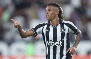 Danilo, meia do Botafogo, permanece no clube (Foto: Vitor Silva/Botafogo)