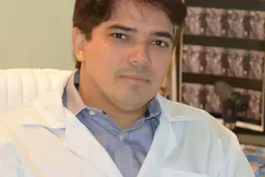 Jacinto Barbosa Lay Chaves, neurocirurgião piauiense (Foto: Reprodução | Jacinto Lay/Facebook)