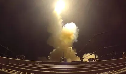 Trump anuncia novo bloqueio naval ao Irã e promete atacar complexo nuclear