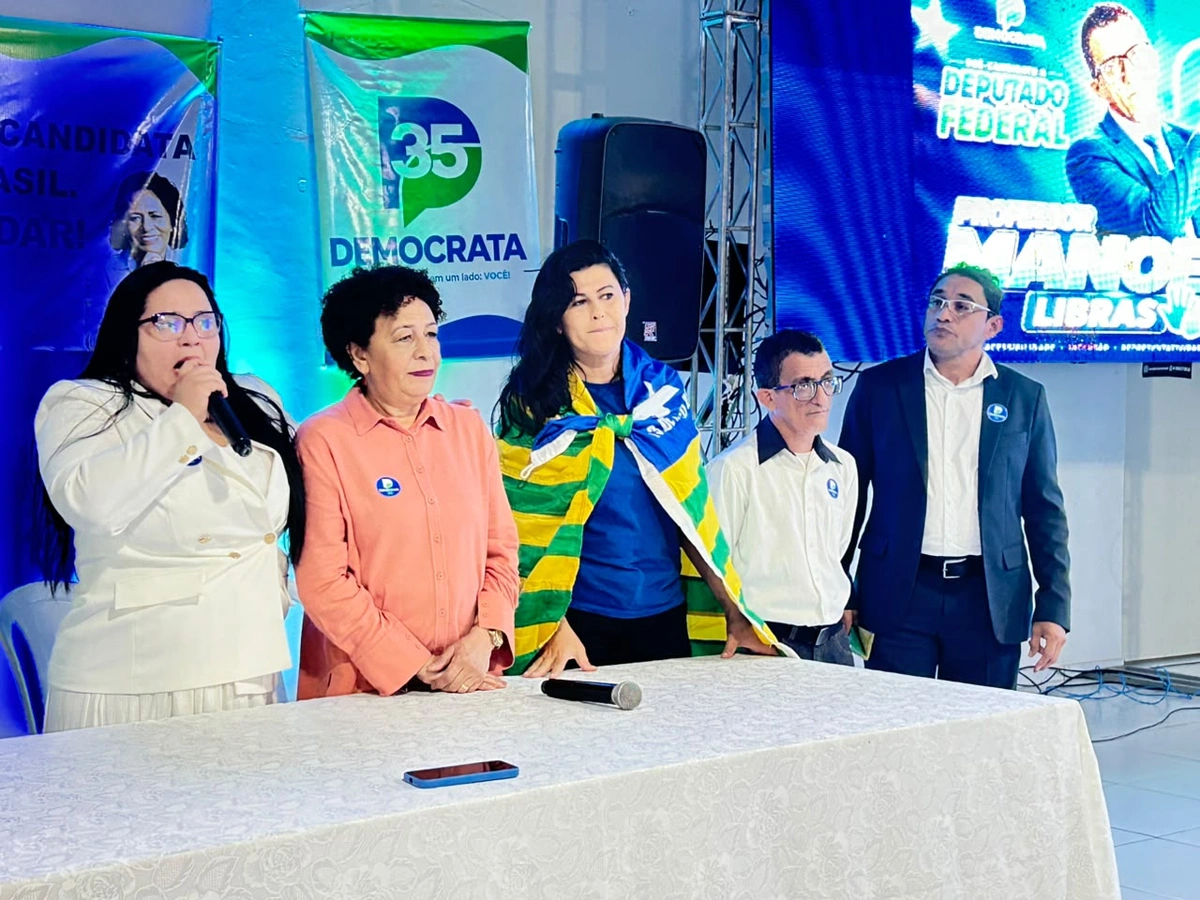 O Partido Democrata realizou, na noite desta quarta-feira (29), a convenção estadual que oficializou as candidaturas da legenda para as eleições de 2026. O evento ocorreu em um espaço de eventos na zona Leste de Teresina e homologou a chapa majoritária formada pela candidata ao Governo do Piauí, Ravenna Castro, pelos candidatos ao Senado Jardenya Bezerra e Missionário Evandro Craveiro