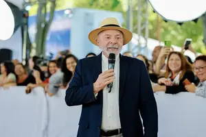 O presidente da República, Luiz Inácio Lula da Silva, durante visita às instalações da Carreta da Saúde da Mulher na Escola Nacional da Saúde Pública (ENSP/Fiocruz) do Rio de Janeiro (Foto: Reprodução | Ricardo Stuckert)