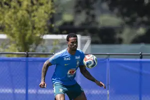 O zagueiro Gabriel Magalhães, em treino da seleção brasileira em Morristown; ele terá papel importante no combate ao centroavante Haaland (Foto: Eduardo Anizelli)