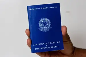 Carteira de Trabalho (Foto: Reprodução | Letícia Moreira/Folhapress)