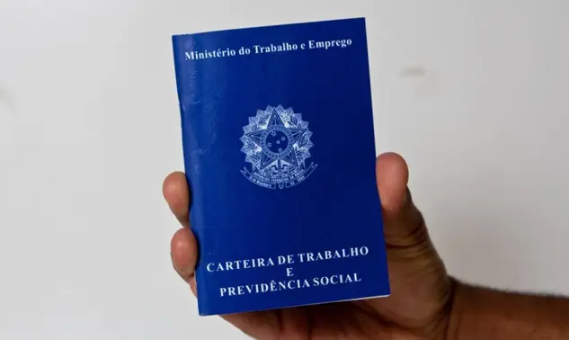 Taxa de desemprego atinge 5,3% no trimestre encerrado em julho, diz IBGE