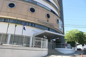 Fachada do prédio do Tribunal Regional Eleitoral do Piauí (Foto: Reprodução | Andrê Nascimento/ g1 Piauí)