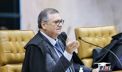 Dino pede vista e suspende julgamento do STF sobre criminalização dos jogos de azar