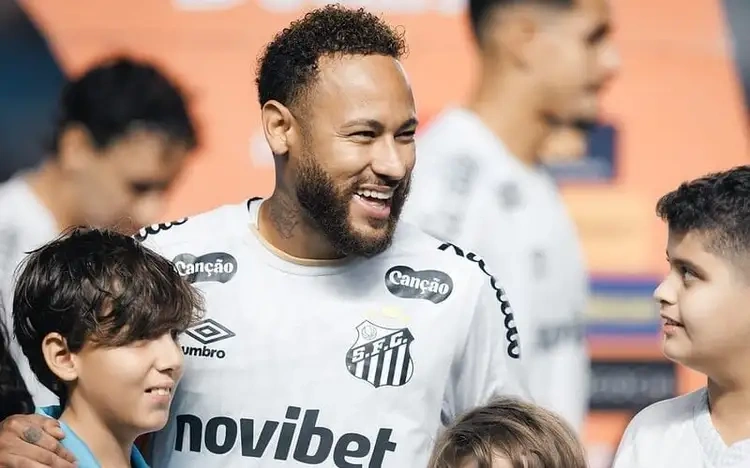 Neymar é relacionado para duelo entre Santos e Remo, pela Copa do Brasil.