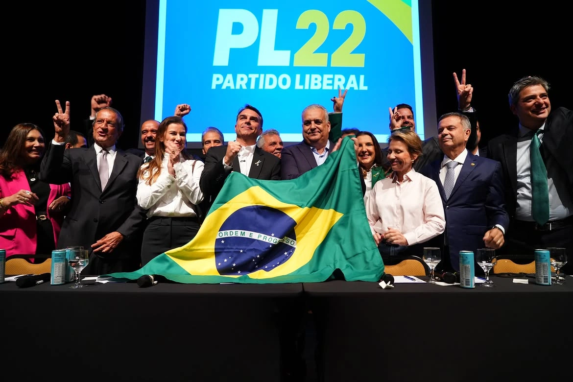 O senador Flávio Bolsonaro e o deputado federal Alfredo Gaspar