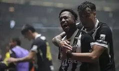 Atlético-MG aproveita expulsão, vira com golaço de Fred e elimina Cruzeiro